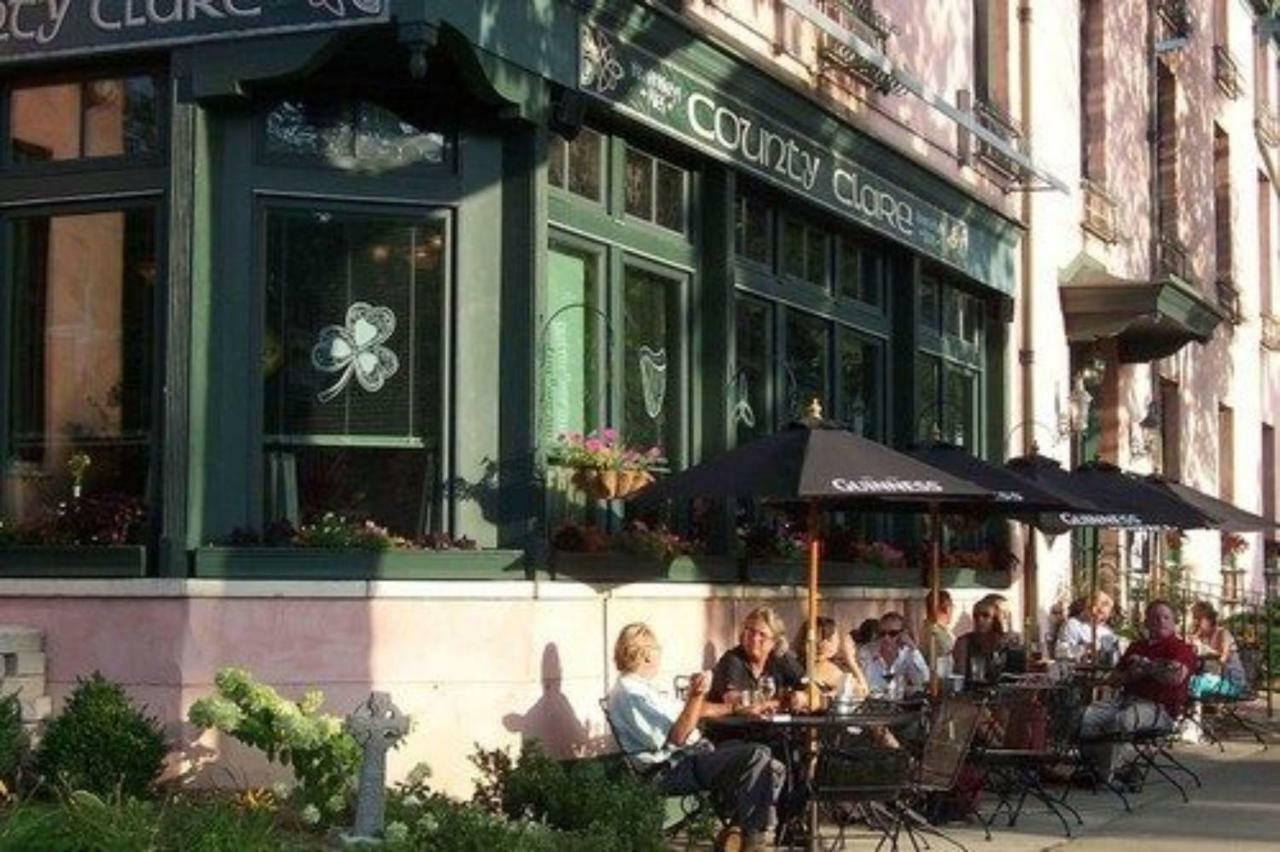 County Clare Inn Milwaukee Exteriör bild
